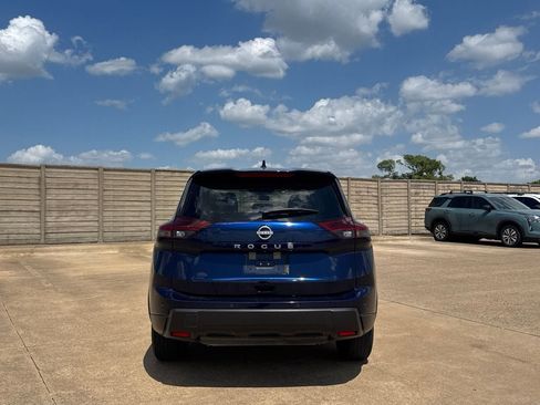 Used 2025 Nissan Rogue SV FWD image 20