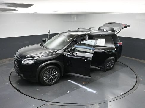 Used 2024 Nissan Pathfinder SL w/ SL Premium Package FWD image 47
