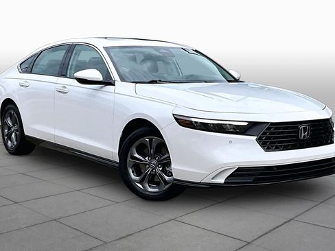 Used 2023 Honda Accord EX-L image 3