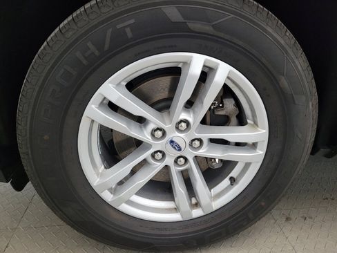 Used 2021 Ford Explorer XLT AWD/4WD image 31