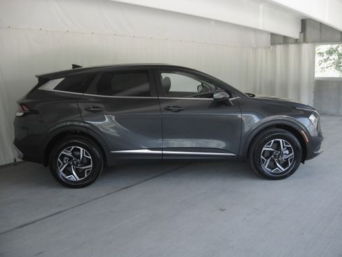 Certified 2023 Kia Sportage LX image 4