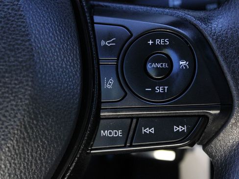 Used 2022 Toyota RAV4 LE AWD/4WD image 27