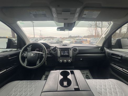 Used 2018 Toyota Tundra SR image 15