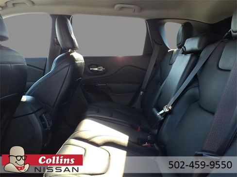 Used 2023 Jeep Cherokee Altitude Lux image 6