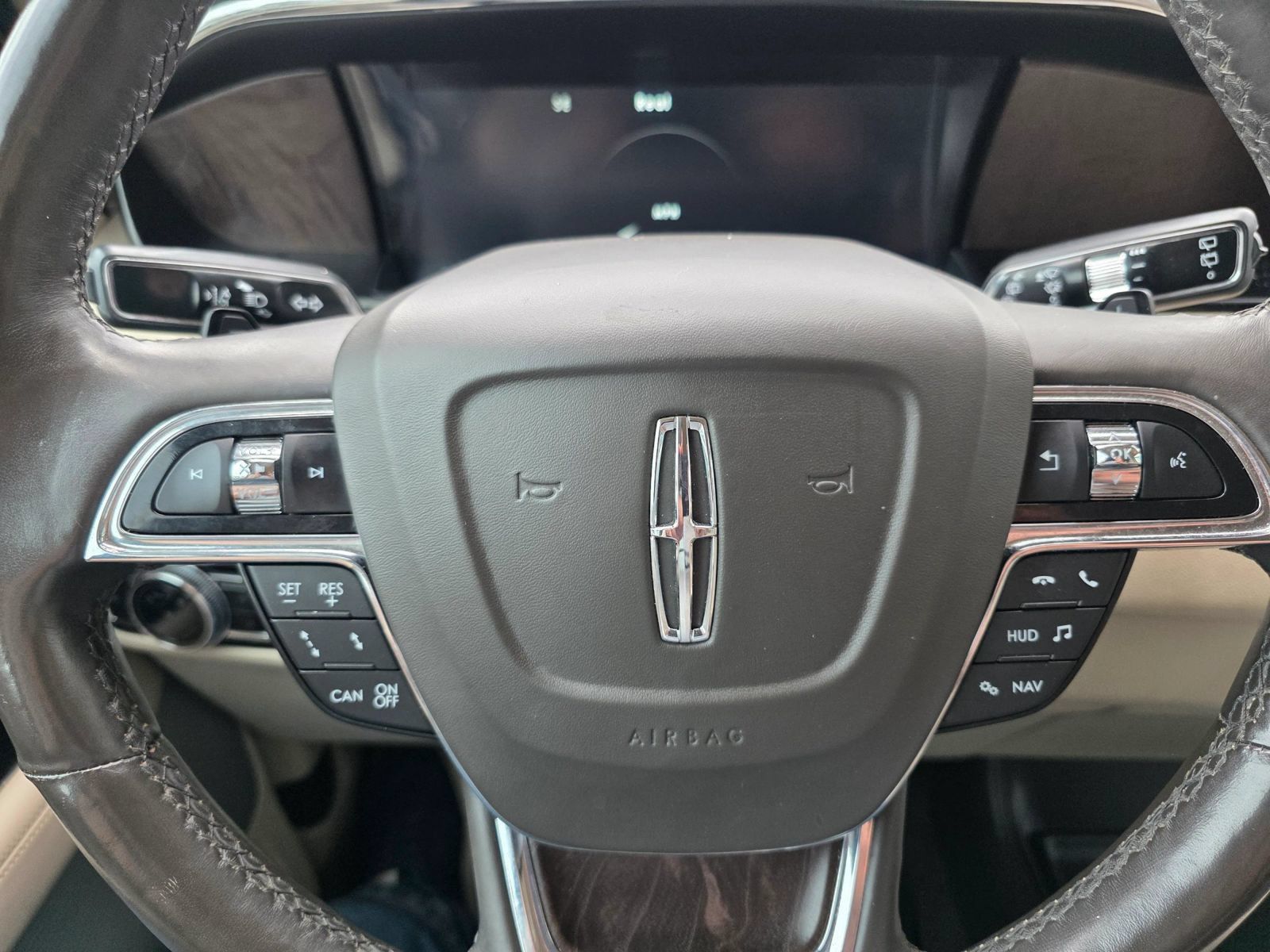 Used 2018 Lincoln Navigator Reserve w/ Technology Package AWD/4WD image 16