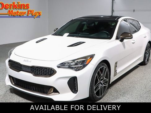 Used 2022 Kia Stinger GT1 RWD image 1