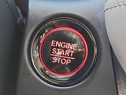 Used 2023 Honda HR-V LX image 16