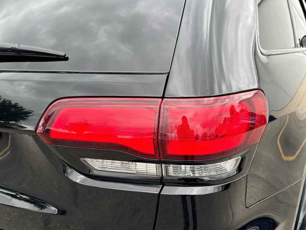 Used 2021 Jeep Grand Cherokee Laredo X AWD/4WD image 28