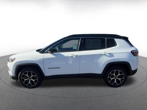 Used 2025 Jeep Compass Limited AWD/4WD image 9