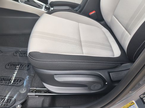New 2026 Hyundai Venue SEL FWD image 19