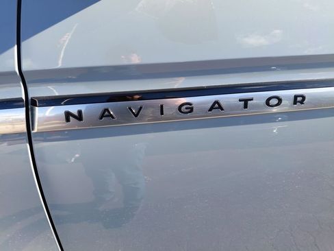 New 2026 Lincoln Navigator Reserve AWD/4WD image 5