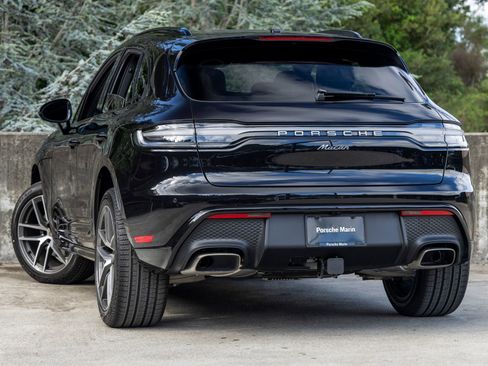 New 2026 Porsche Macan AWD/4WD image 3