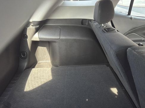 Used 2022 GMC Terrain SLE w/ Driver Convenience Package AWD/4WD image 14