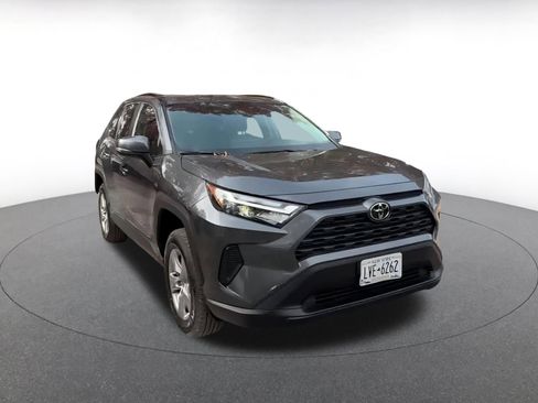 Used 2025 Toyota RAV4 XLE image 3