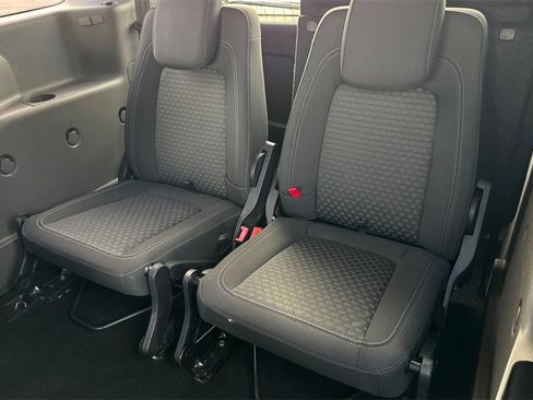 Used 2021 Ford Transit Connect XLT image 17