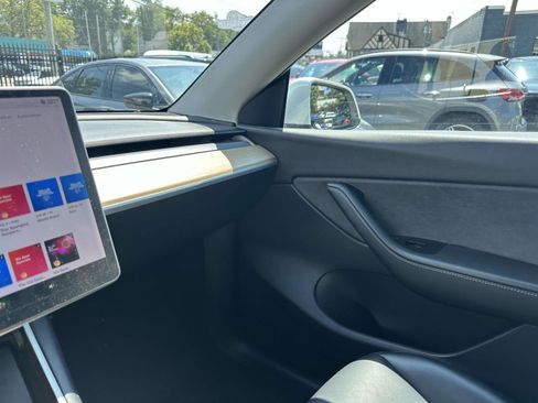 Used 2020 Tesla Model Y Long Range image 24