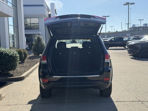 Used 2020 Jeep Grand Cherokee Limited image 11