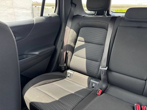 Used 2025 Chevrolet Equinox LT FWD image 34