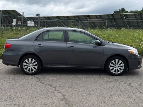 Used 2013 Toyota Corolla LE FWD image 6