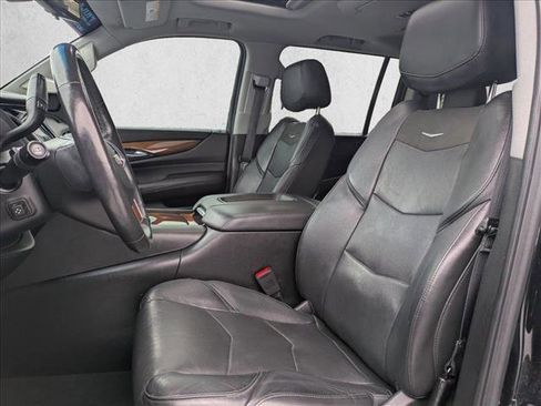 Used 2018 Cadillac Escalade ESV Premium Luxury AWD/4WD image 17