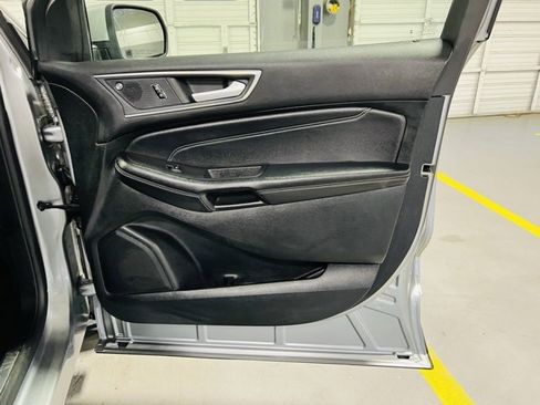 Used 2023 Ford Edge Titanium image 32