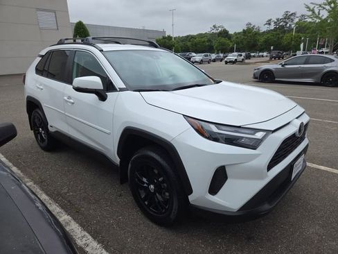 Used 2025 Toyota RAV4 XLE AWD/4WD image 1