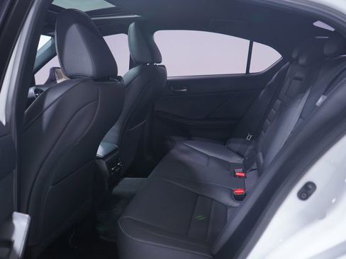 Used 2022 Lexus IS 350 F Sport image 9