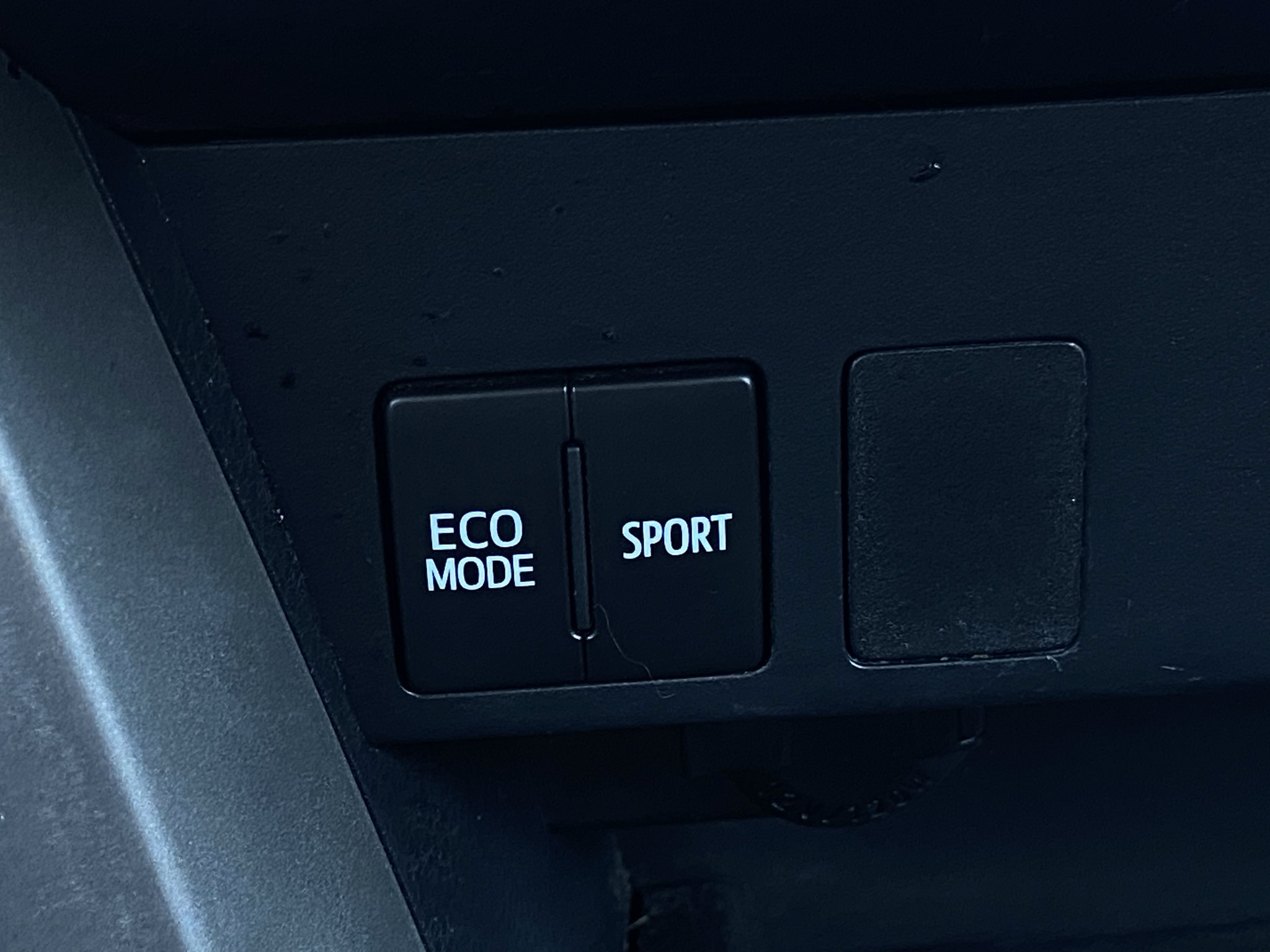 Used 2016 Toyota RAV4 LE FWD image 19