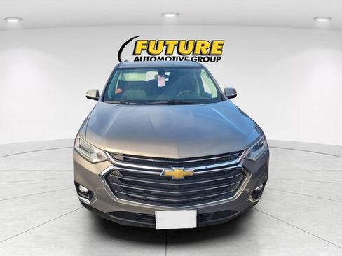 Used 2018 Chevrolet Traverse LT FWD image 2