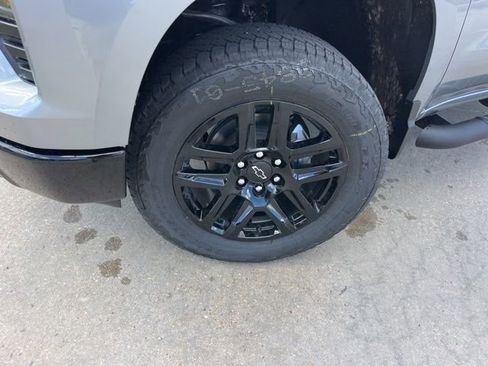 New 2026 Chevrolet Silverado 1500 Custom Trail Boss w/ LPO, Dark Essentials Package AWD/4WD image 35