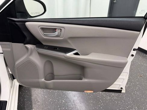 Used 2015 Toyota Camry LE FWD image 8