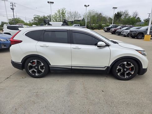 Used 2017 Honda CR-V Touring image 2