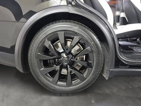 Used 2022 Tesla Model X Plaid image 21