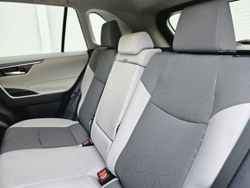 Used 2025 Toyota RAV4 XLE FWD image 28