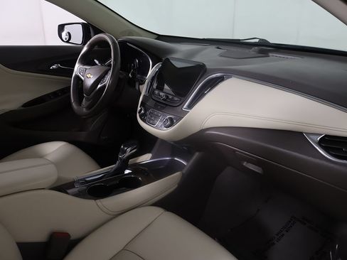 Used 2022 Chevrolet Malibu Premier FWD image 26