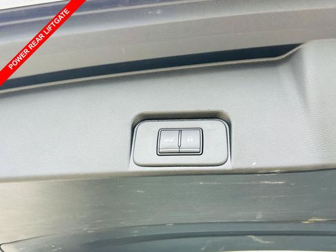 Used 2025 Nissan Rogue SV AWD/4WD image 9