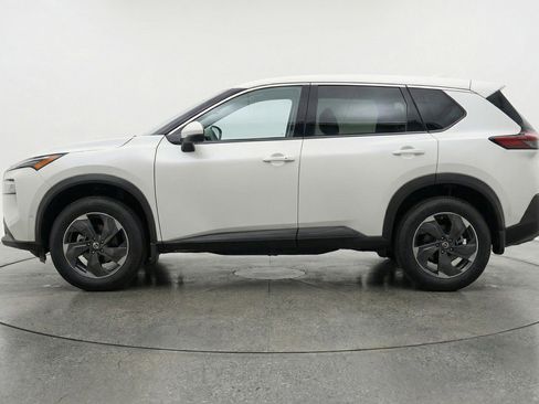 Used 2025 Nissan Rogue SV image 5