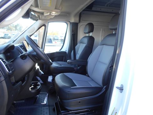Used 2025 RAM ProMaster 2500 w/ Quick Order Package 22G SLT image 3