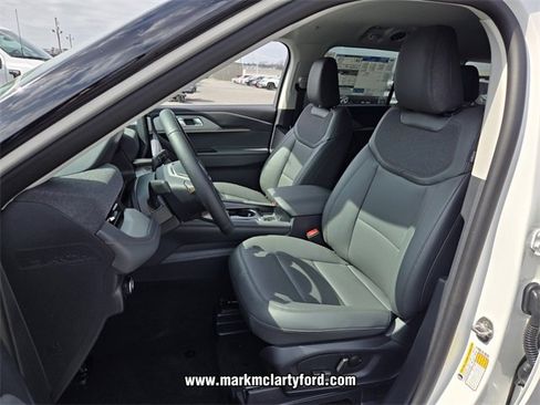 New 2026 Ford Explorer Active w/ Active Comfort Package image 5
