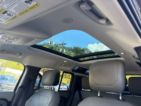 Used 2020 Land Rover Defender 110 HSE image 19