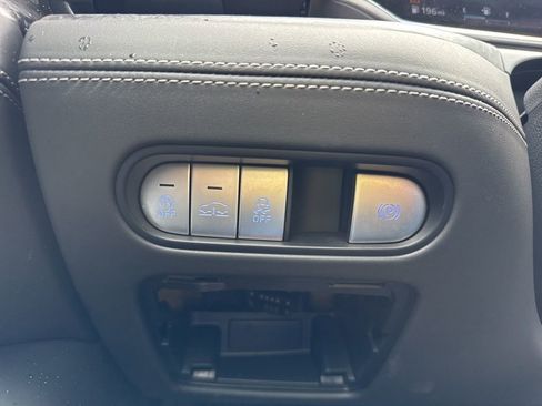 Used 2024 Genesis G90 3.5T image 39