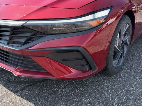 Certified 2025 Hyundai Elantra Sport FWD image 9