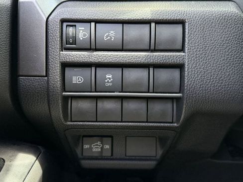 Used 2025 Toyota Tacoma SR5 AWD/4WD image 22