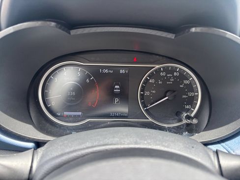 Used 2025 Nissan Versa SV FWD image 38