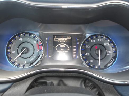 Used 2015 Chrysler 200 S image 13