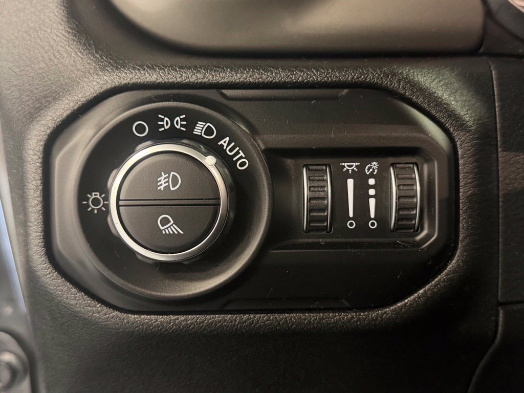 Used 2021 Jeep Gladiator Sport AWD/4WD image 14