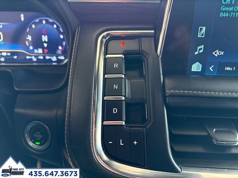 Used 2024 Chevrolet Tahoe Premier w/ Premium Package AWD/4WD image 19