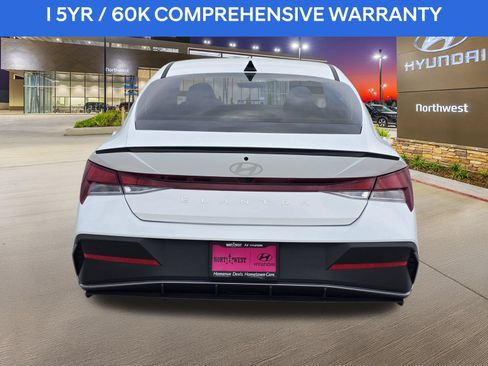 Used 2025 Hyundai Elantra Sport FWD image 8