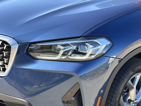 Certified 2025 BMW X4 xDrive30i image 6