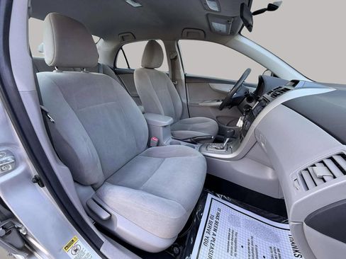 Used 2013 Toyota Corolla LE FWD image 14